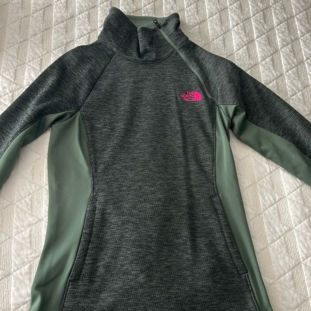 North Face Pullover - image 1